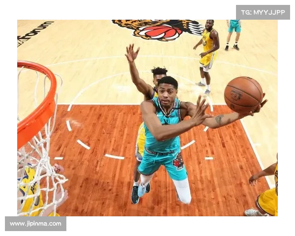 库巴西初步检查结果显示左膝受撞击，换下是为保护措施